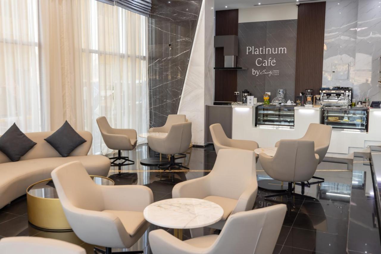 Platinum Coast Hotel Apartments Fujairah Eksteriør billede Platinum Cafe