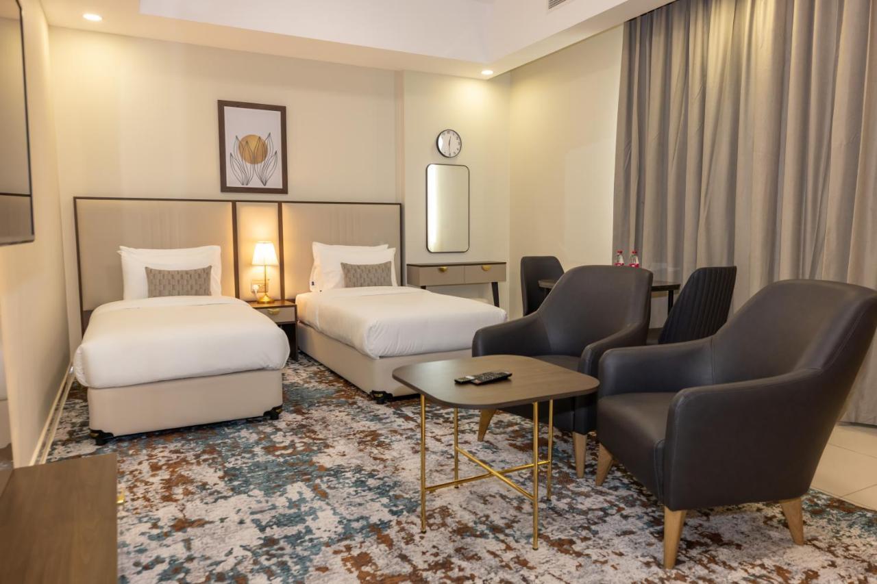 Platinum Coast Hotel Apartments Fujairah Eksteriør billede Deluxe room