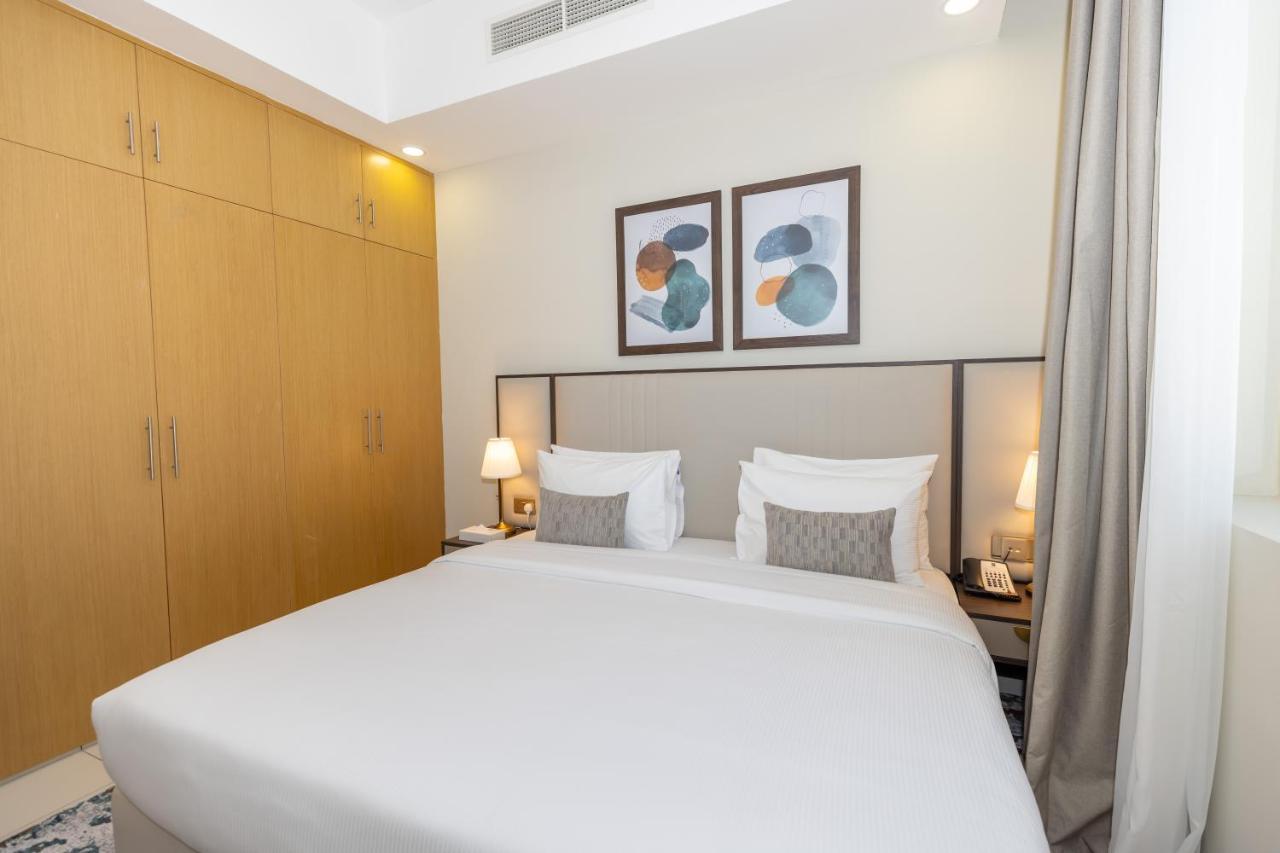 Platinum Coast Hotel Apartments Fujairah Eksteriør billede A bedroom at the hotel